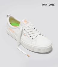 Load image into Gallery viewer, PANTONA OCA Pebbled Leather White Peach Fuzz